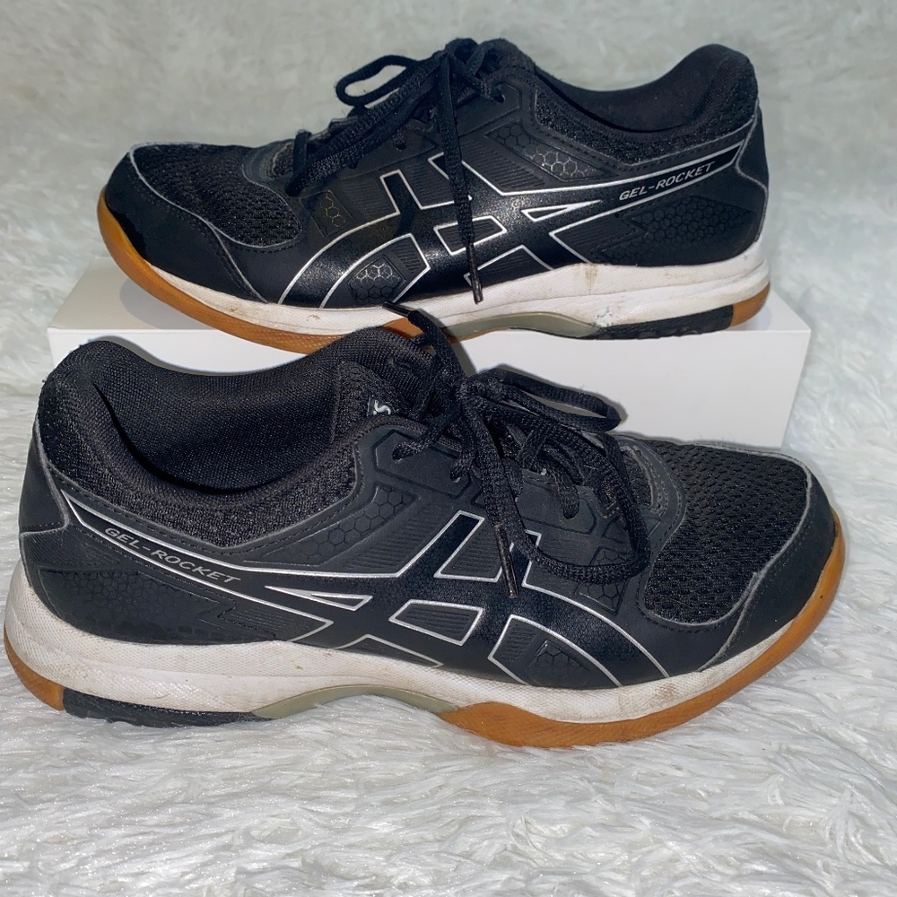 Gel Rocket Volleyball sneakers sz7 in Great Condition